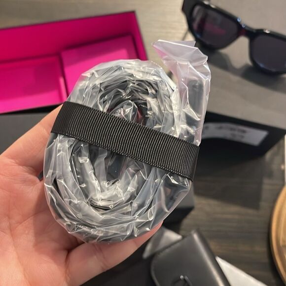 Valentino Sunglasses as seen on Kylie Jenner - Picture 8 of 13